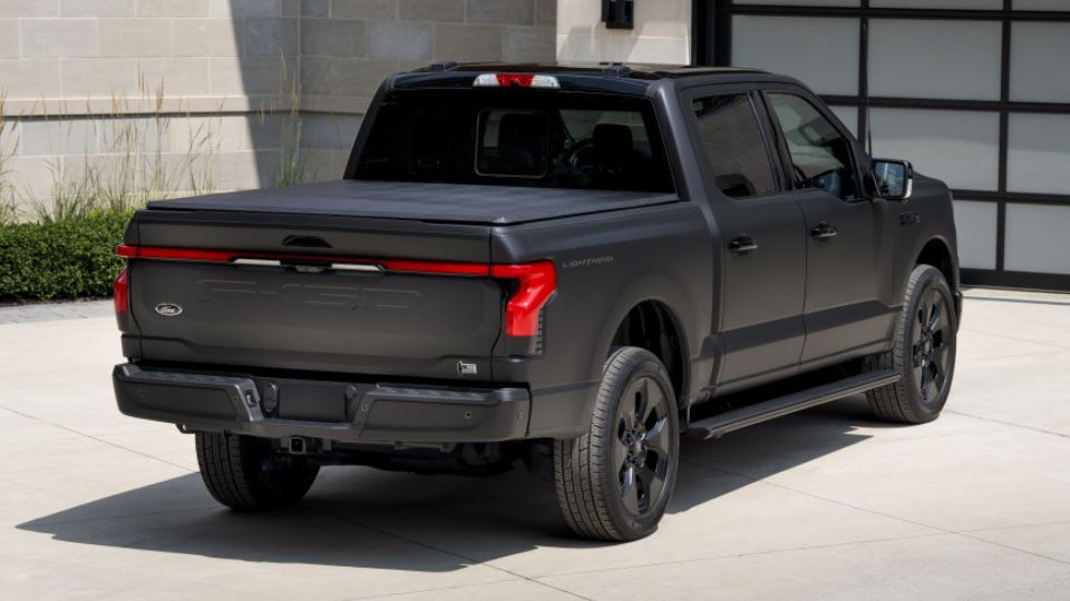 شنل مشکی مات برای F150 لایتنینگ