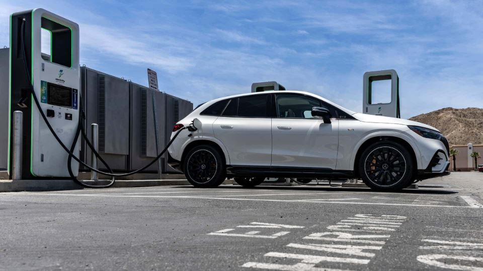 معرفی مرسدس AMG EQE SUV مدل 2024