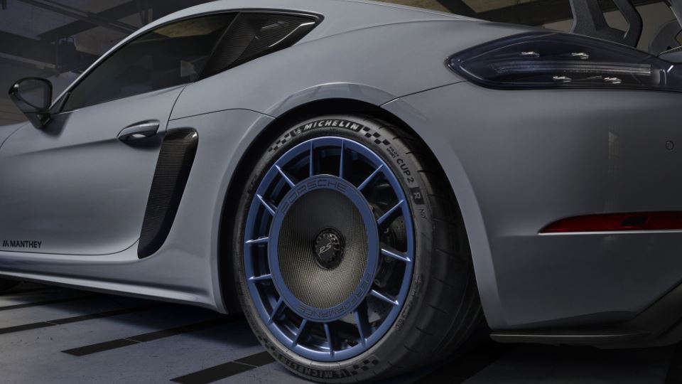معرفی پورشه 718 کیمن GT4 RS با کیت منتی