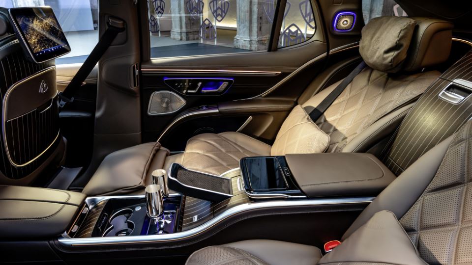 معرفی مرسدس-می‌باخ EQS SUV