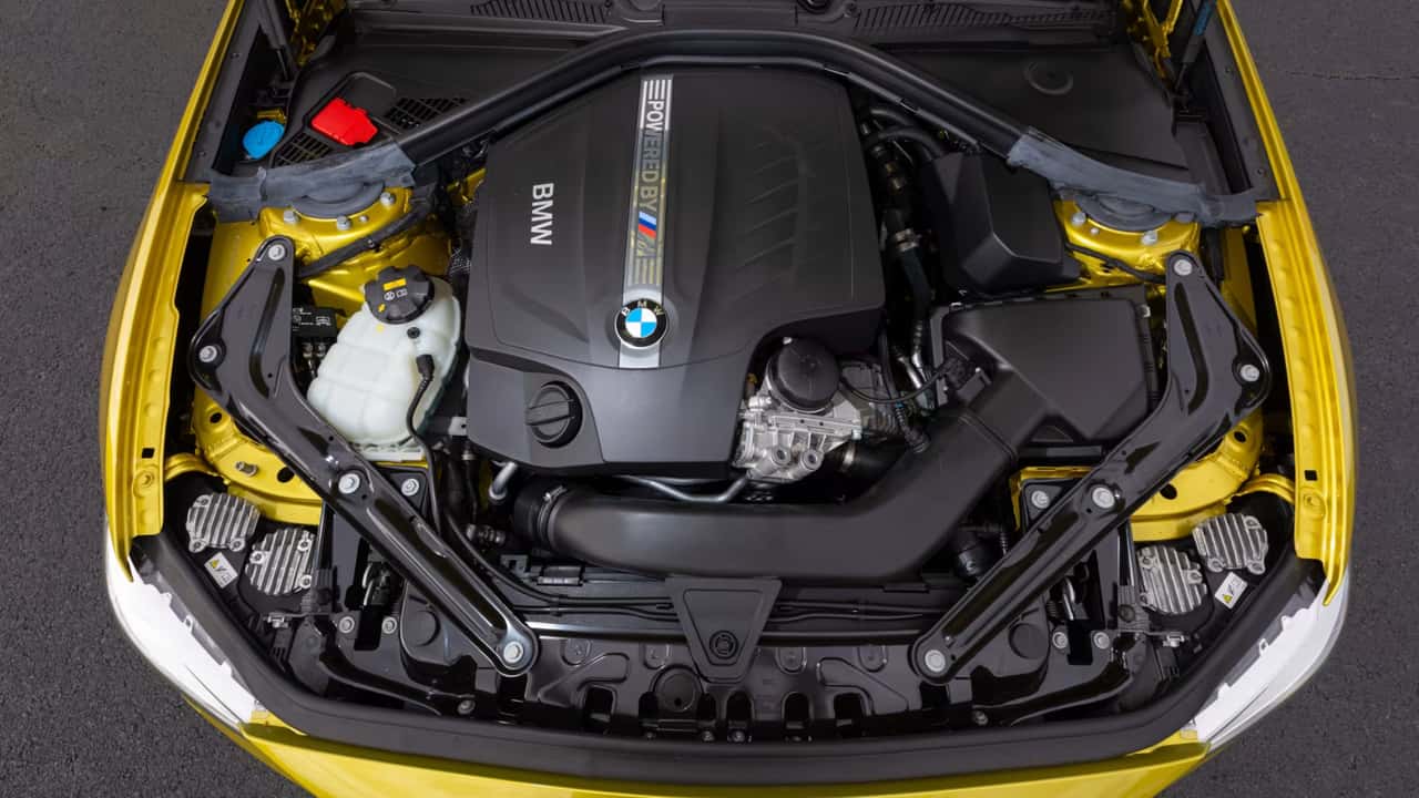رئیس BMW از تصمیم خود برای ماندن در موتورهای احتراقی دفاع می کند
