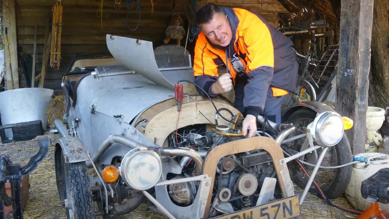 موتور سه چرخ سیتروئن پس از 25 سال نشستن به زندگی بازگشت