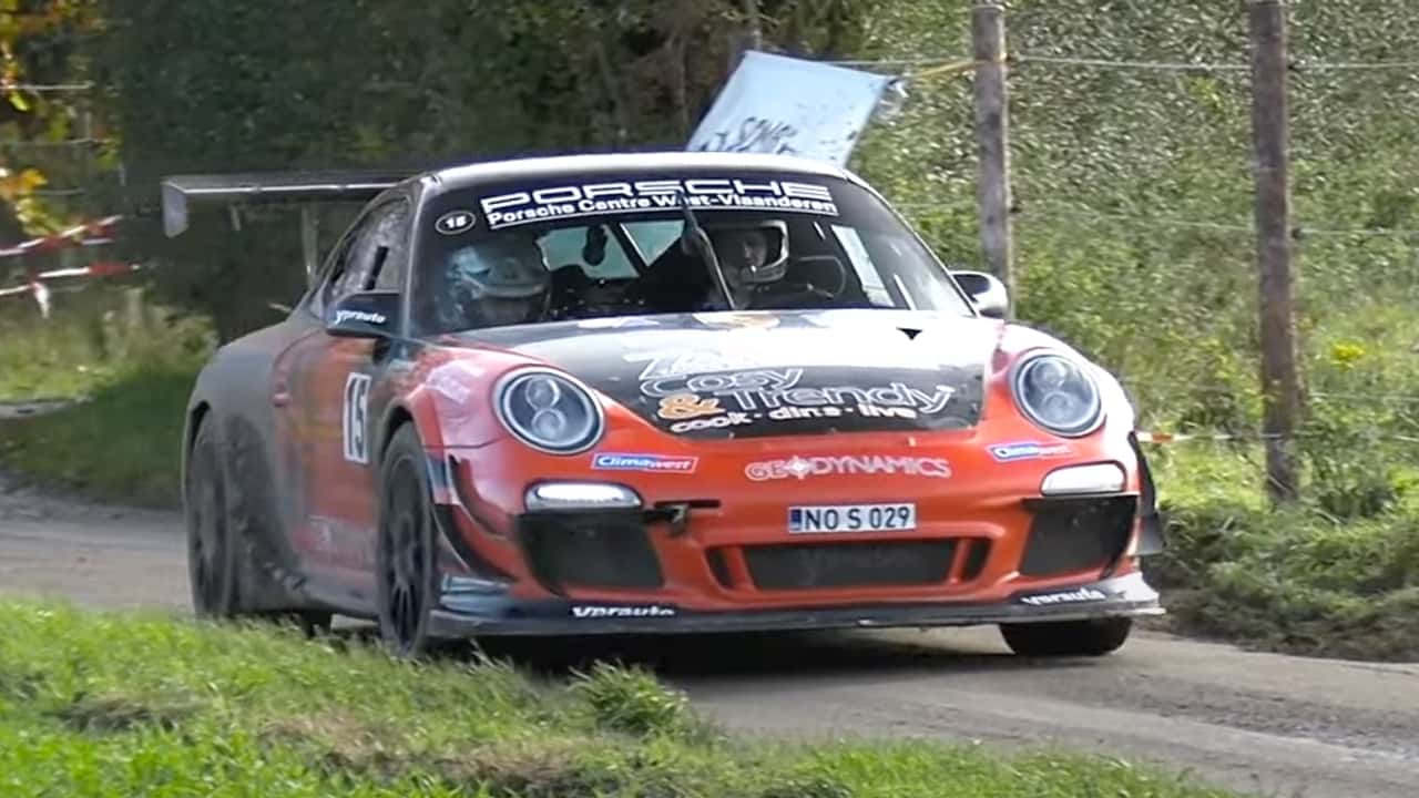 با صدای اتومبیل های رالی پورشه 911 GT3 به ​​گوش های خود برکت دهید
