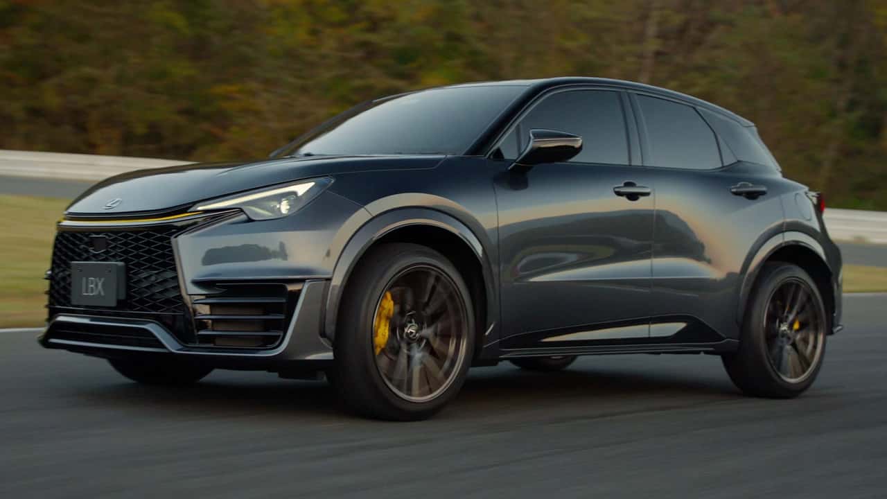 لکسوس موتور تویوتا GR کرولا را در این کراس اوور کوچک قرار داده است