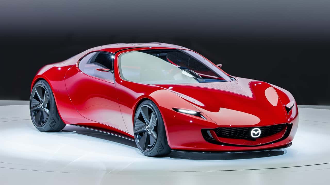 Mazda Iconic SP Designer Talks RX-7 Inspiration، Pop-Up Lights