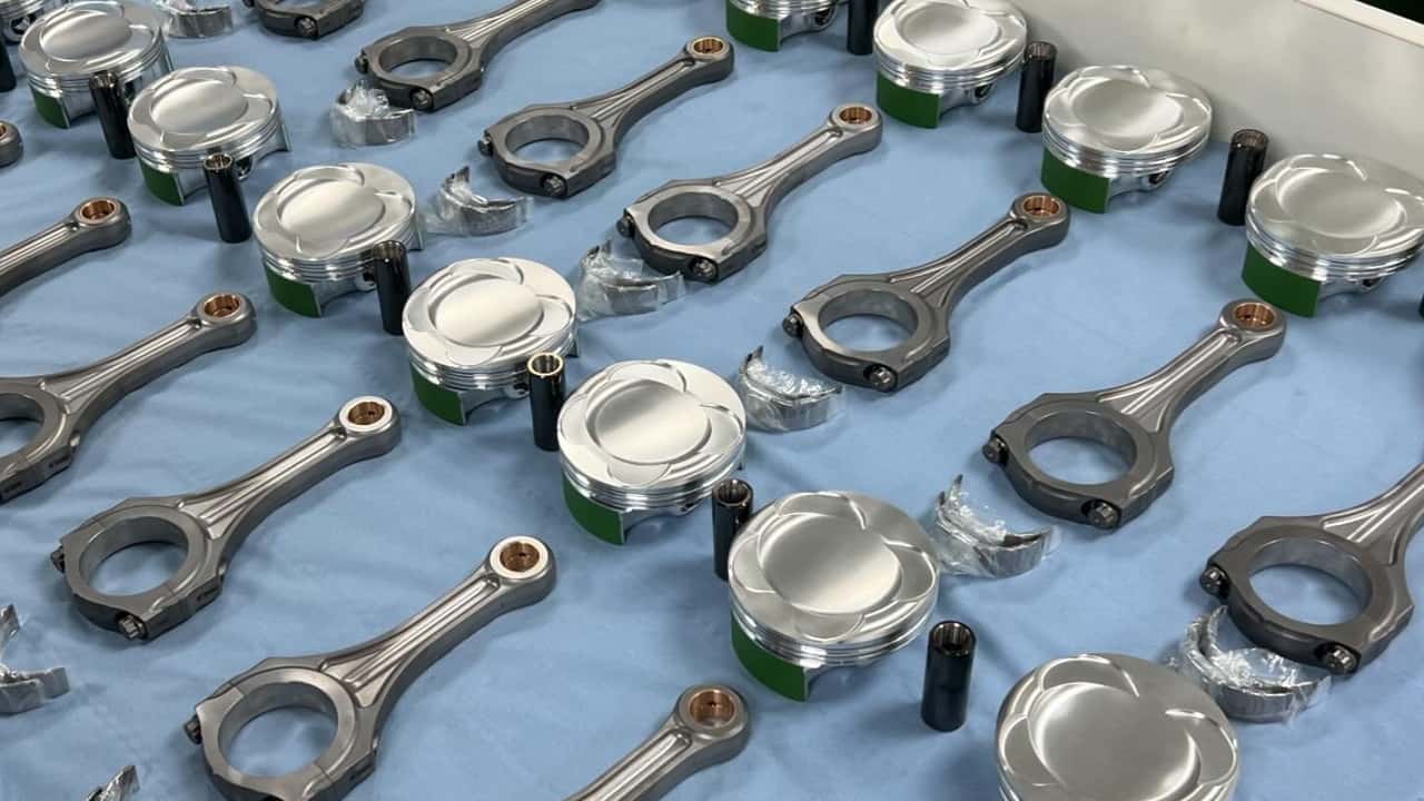 Mate Rimac عکس های پشت صحنه موتور V16 جدید بوگاتی را نشان می دهد