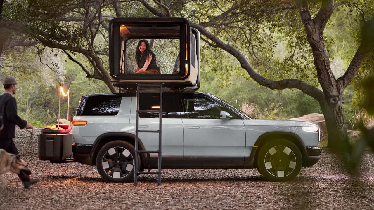 Rivian R2 جدید یک آشپزخانه و یک چادر پشت بام دریافت می کند