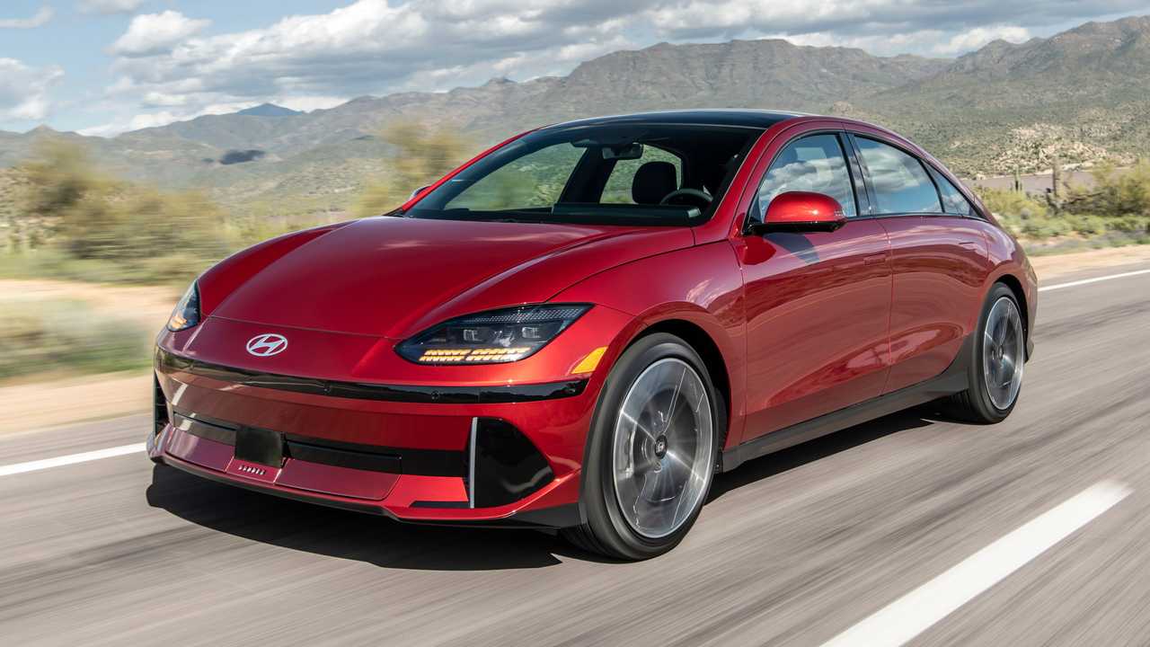 قرارداد اجاره فعلی هیوندای آیونیک 6 آنقدر خوب است که اشتباه به نظر می رسد