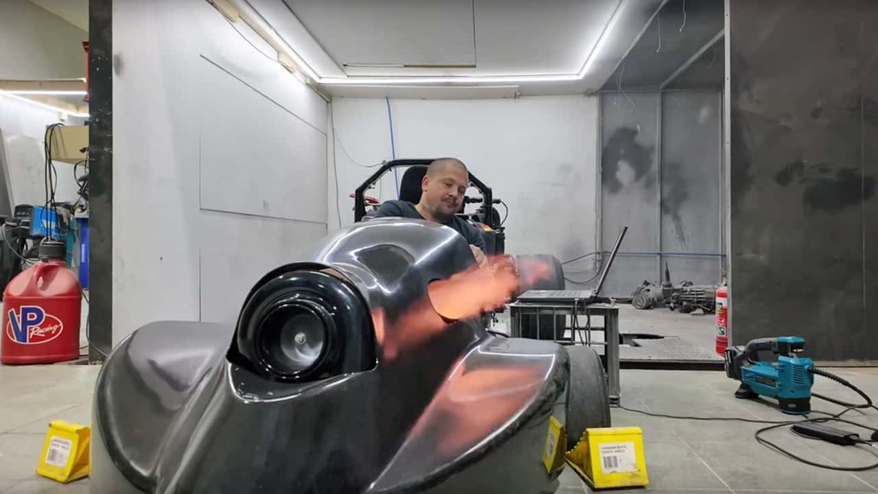 این 800 اسب بخار دو توربو Go-Kart شعله‌های اسپیت را روی داینو تماشا کنید