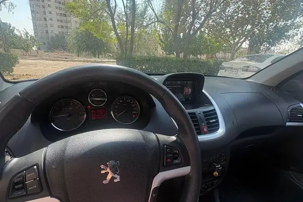 نمای 5 از خرید پژو، 207، پانوراما اتوماتیک TU5P، مدل 1402 مدل 1402 رنگ سفید / داخل مشکی نقدی و اقساطی در خودروشاپ