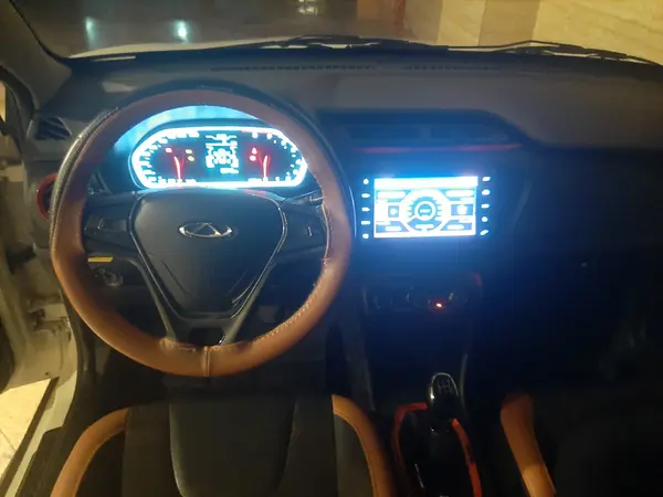 نمای 2 از خرید ام وی ام، X22، دنده ای اسپرت لاکچری، مدل 1401 مدل 1401 رنگ سفید / - نقدی و اقساطی در خودروشاپ