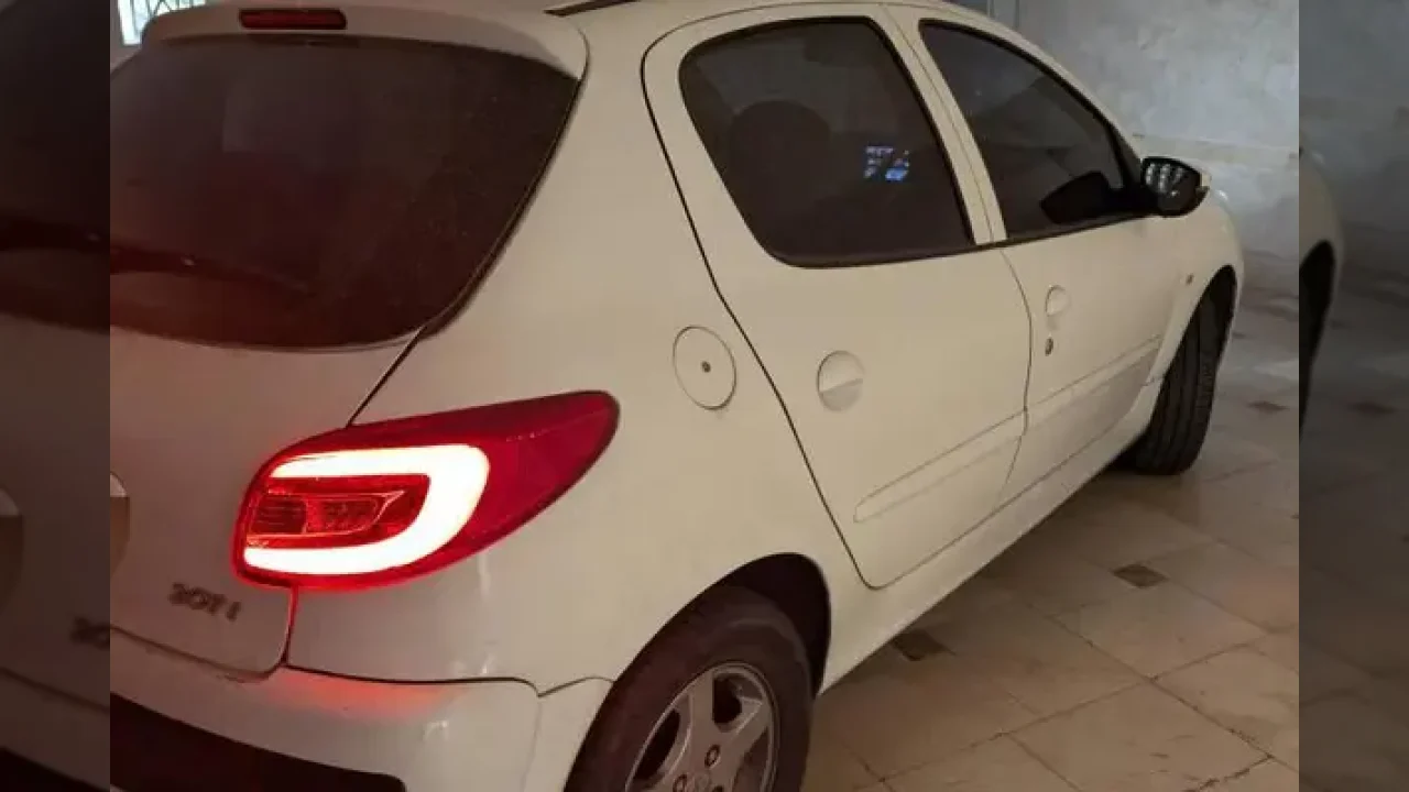 یک پژو، 207 مدل 1402 تازه در نمایشگاه خودروشاپ؛ قیمت و جزئیات کامل
