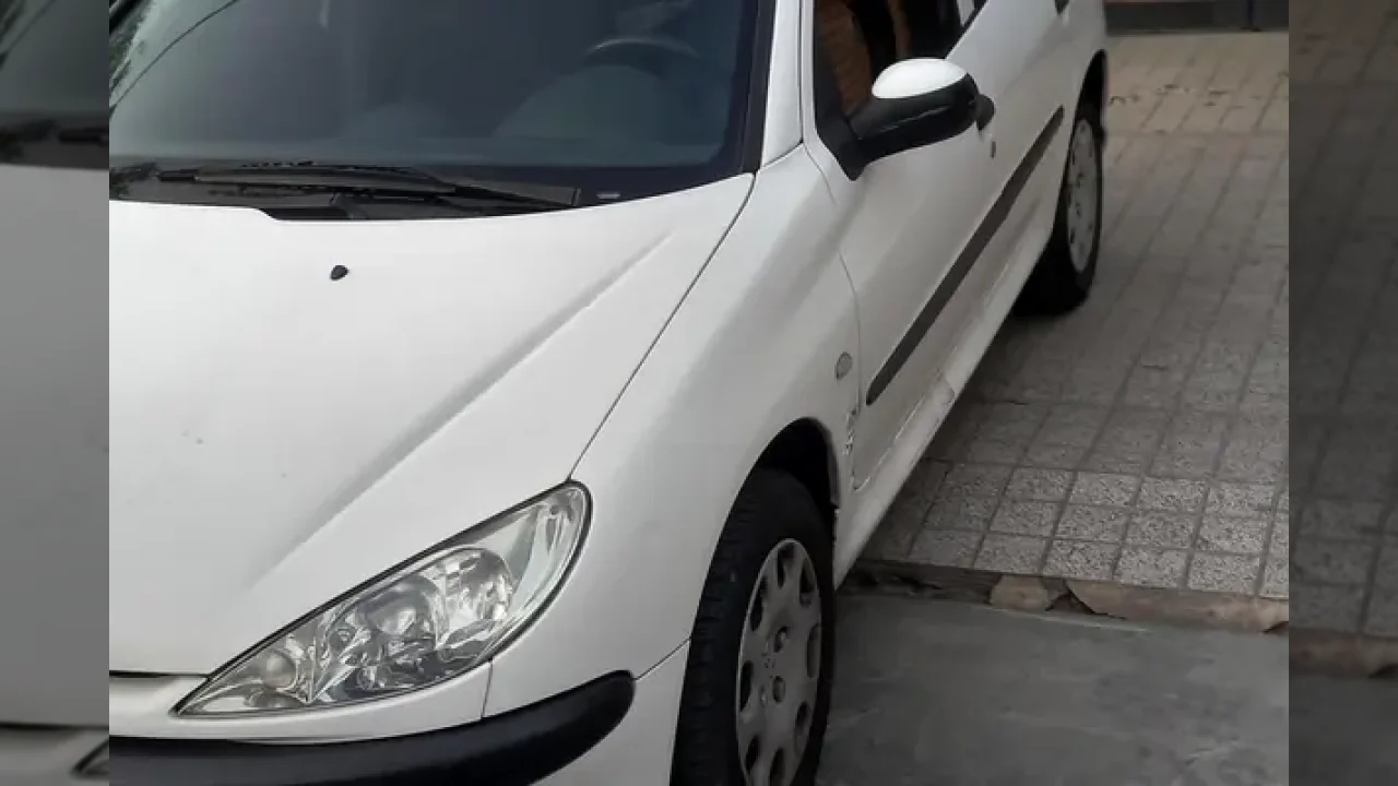 یک پژو، 206 مدل 1399 تازه در نمایشگاه خودروشاپ؛ قیمت و جزئیات کامل