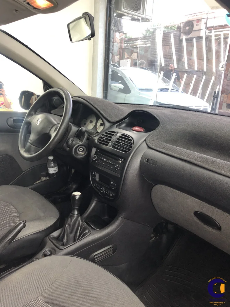 نمای 3 از خرید پژو 206 SD V8 مدل 2012-1391 مدل 2012-1391 رنگ سفید نقدی و اقساطی در خودروشاپ