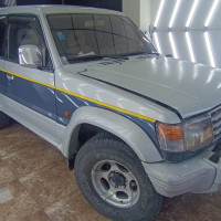 بندانگشتی خرید میتسوبیشی پاجرو 4 در 6 سیلندر مدل 1992-1371 مدل 1992-1371 رنگ نقره ای نقدی و اقساطی در خودروشاپ