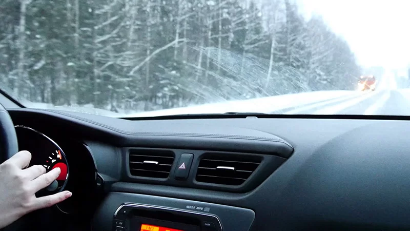 کارایی خودرو و مزایا و معایب استفاده از کولر در فصل سرما