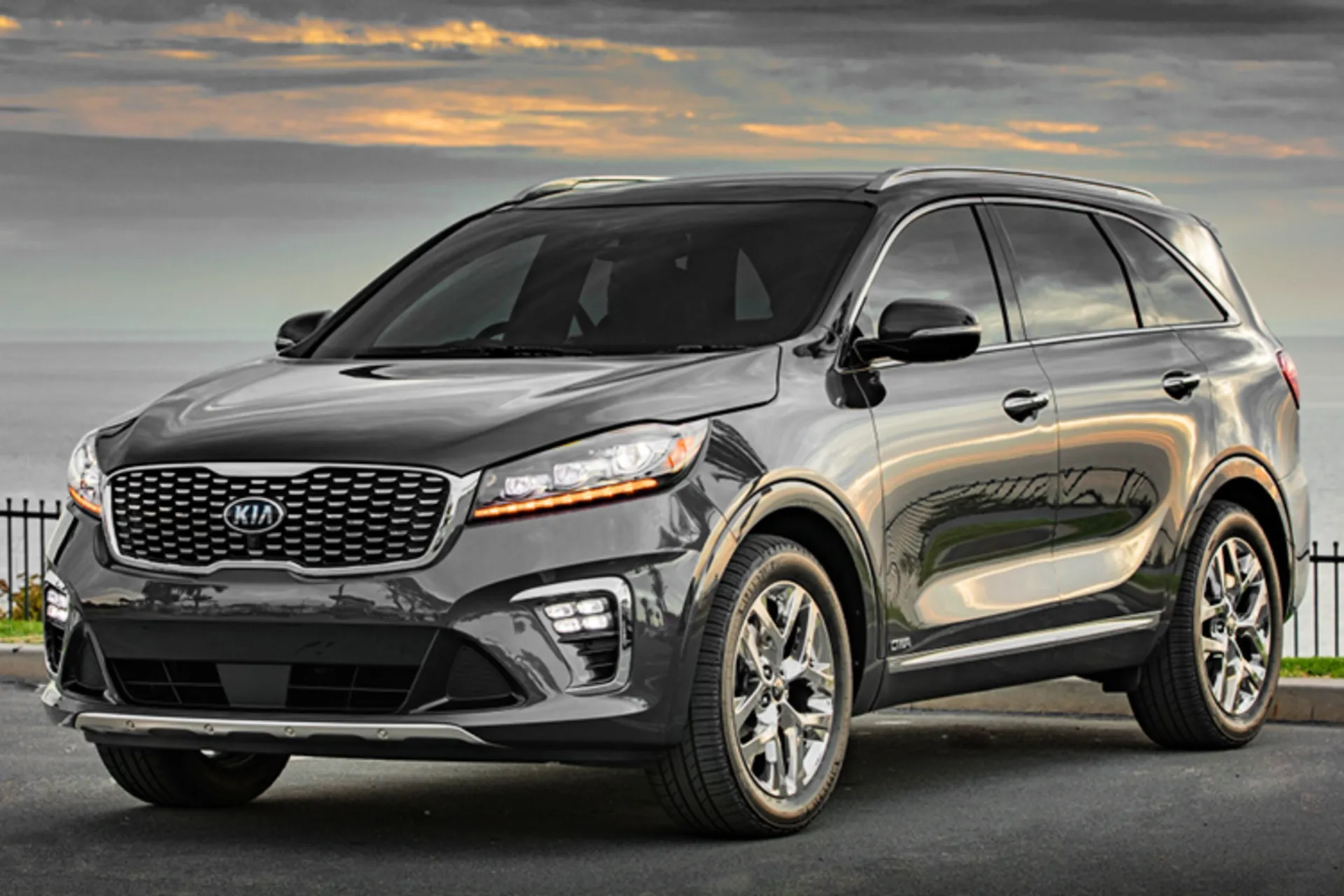 لوکس‌تر از همیشه! خرید سورنتو با طرح‌های ویژه اقساطی!