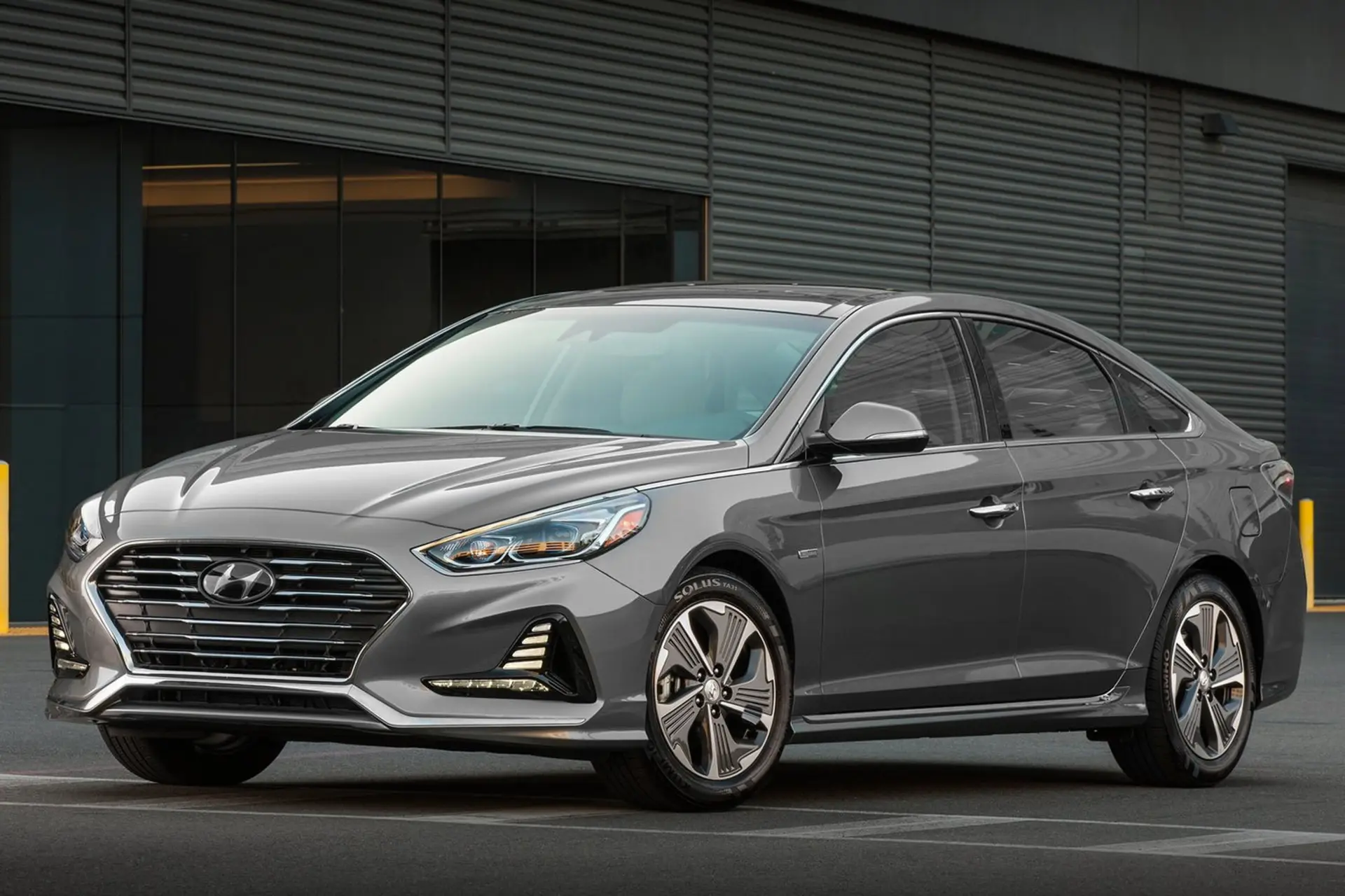 سوناتا LF هیبریدی؛ مصرف کم، اقساط راحت! همین امروز اقدام کنید!