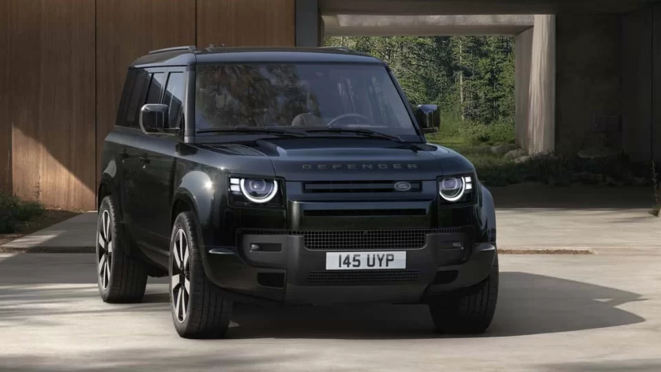 معرفی لندرور دیفندر 2026