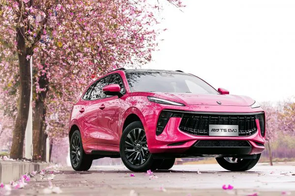 گروه آرین در آستانه رونمایی از برند جدید خودرویی