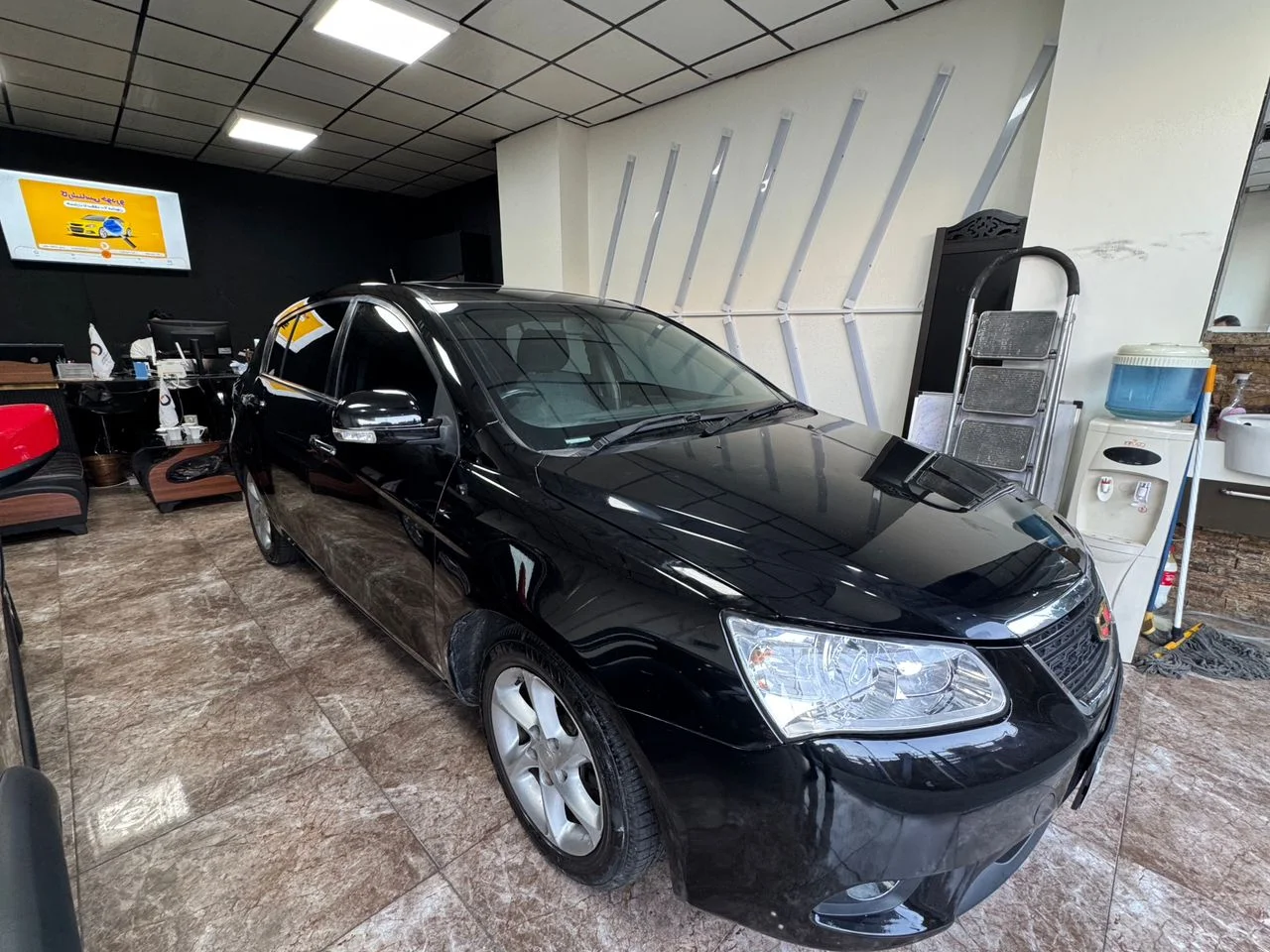 فروش اقساطی جیلی Emgrand 7 RV دنده‌ای مدل 1393 | خرید هاچ‌بک چینی با شرایط ویژه