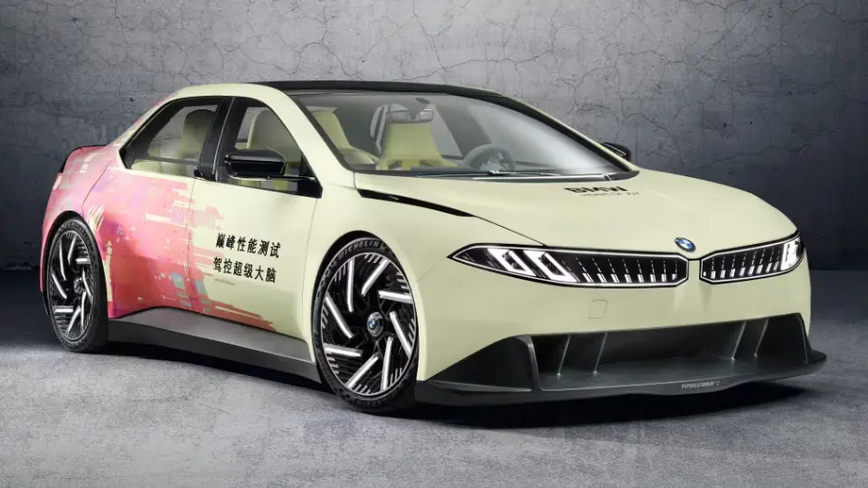 معرفی ب ام و آی ویژن Dee